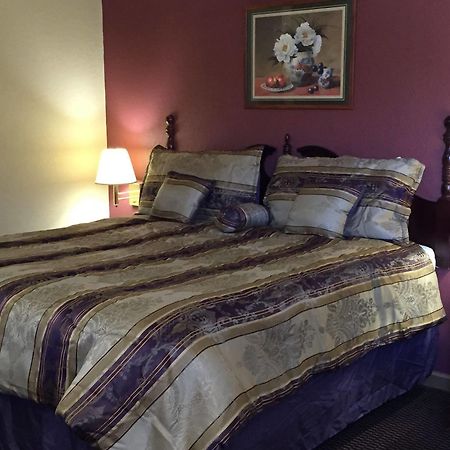 First Western Inn - Fairmont City מראה חיצוני תמונה