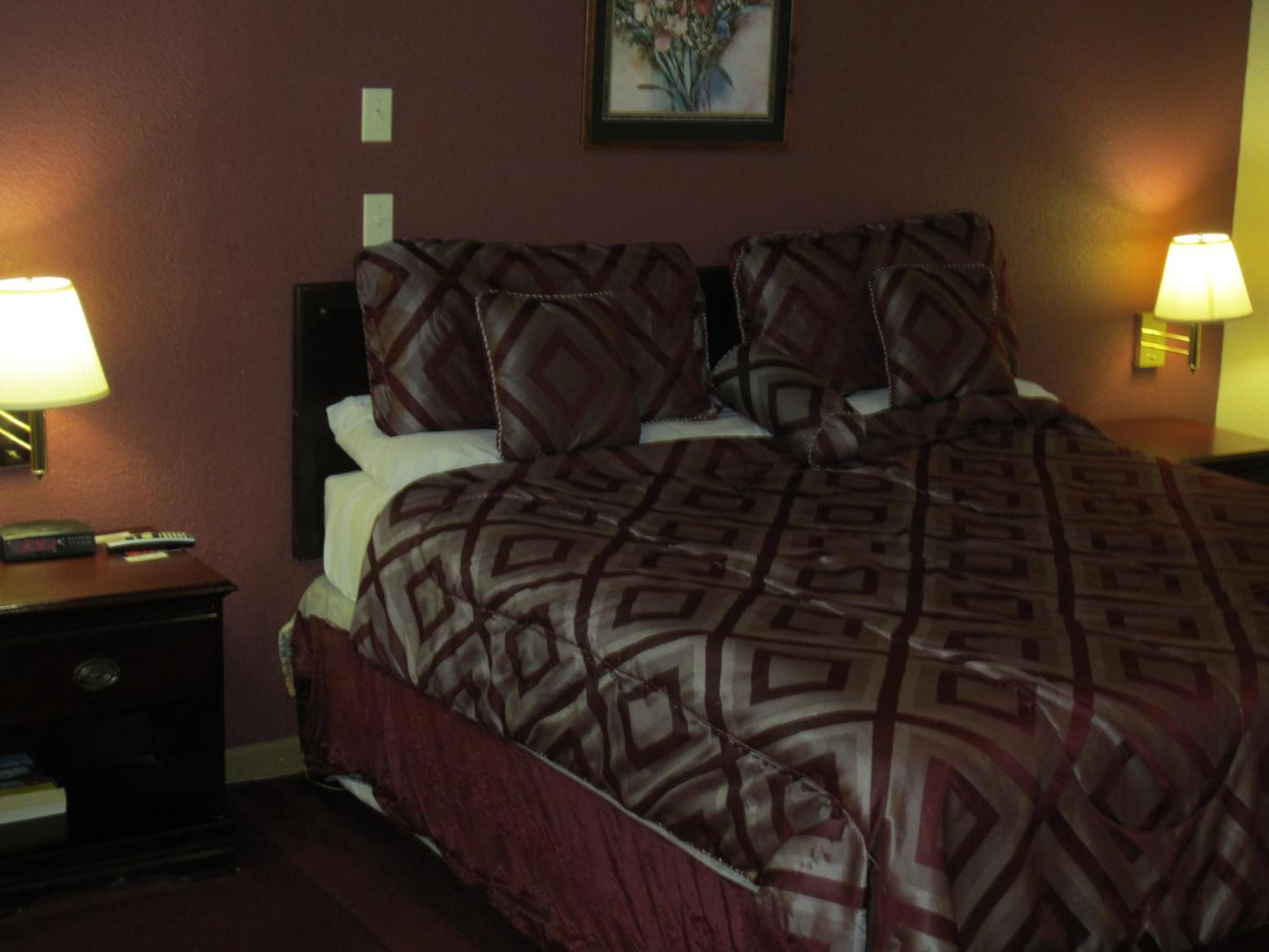 First Western Inn - Fairmont City מראה חיצוני תמונה