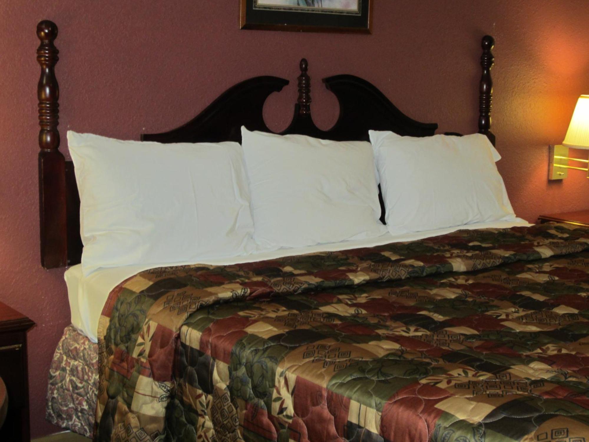 First Western Inn - Fairmont City מראה חיצוני תמונה