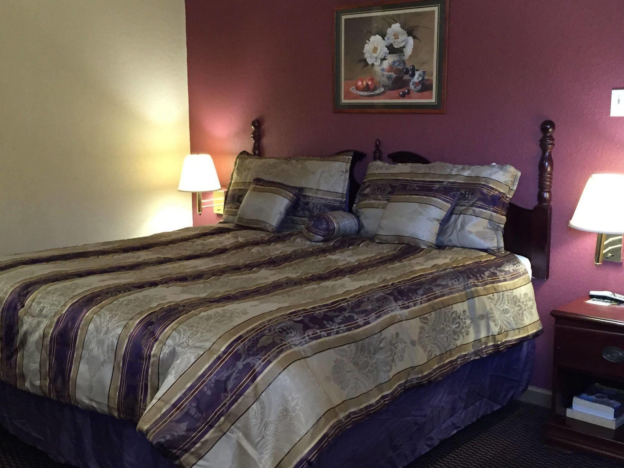 First Western Inn - Fairmont City מראה חיצוני תמונה