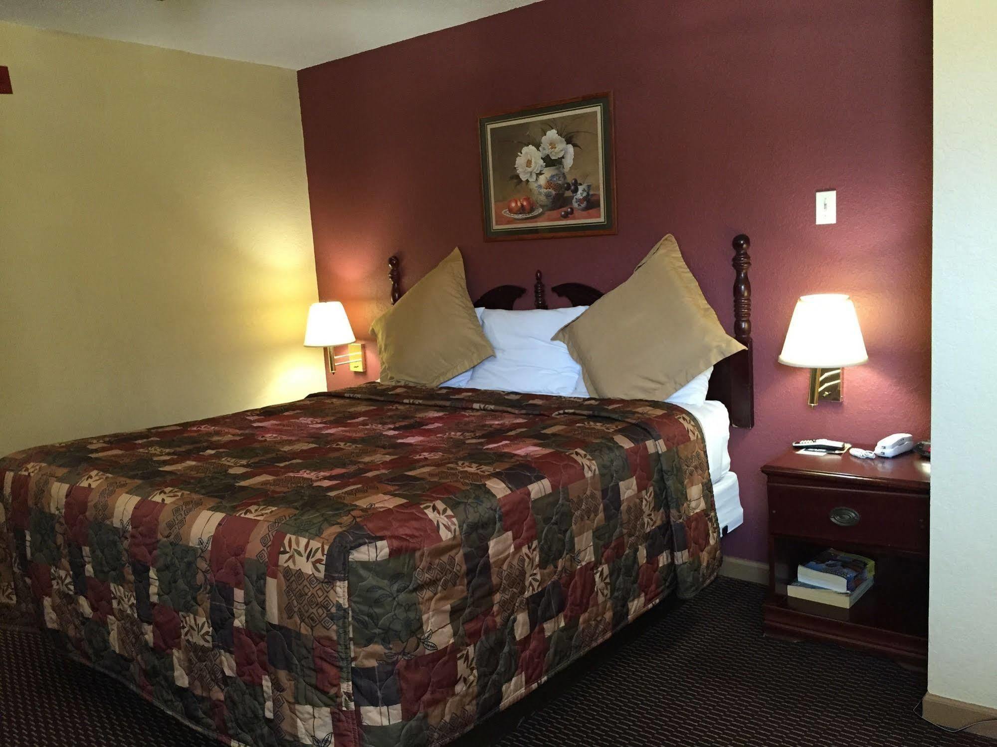 First Western Inn - Fairmont City מראה חיצוני תמונה
